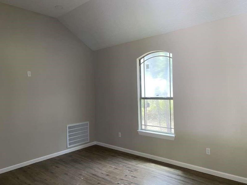 Spacious, unfurnished interior of a new home in , Cleveland (Image 6).