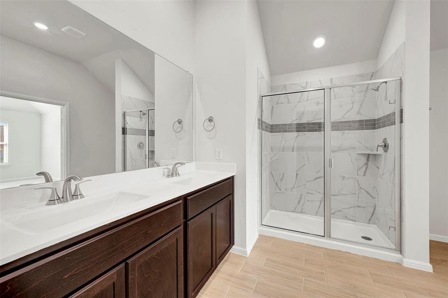 Furnished interior view inside a new home in Elevon, Lavon (Image 16).