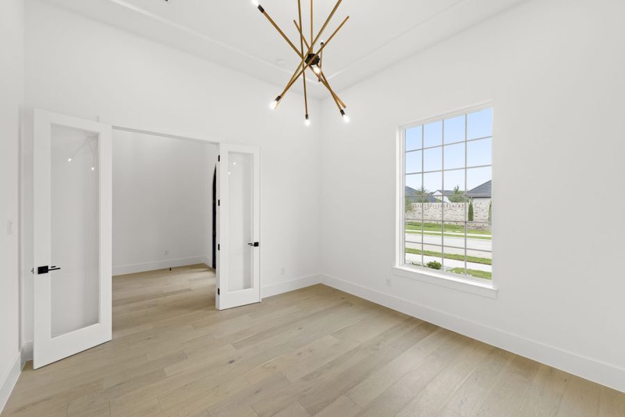 Representative unfurnished interior of a home built from the 7061 by Tradition Homes in Mustang Lakes, McKinney (Image 15).