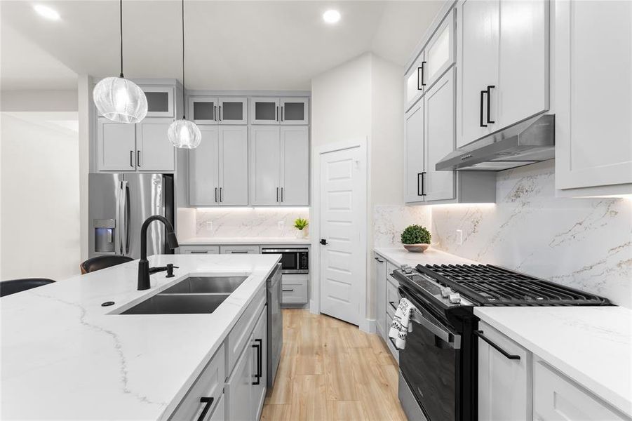 Furnished interior view inside a new home in , Dallas (Image 17).