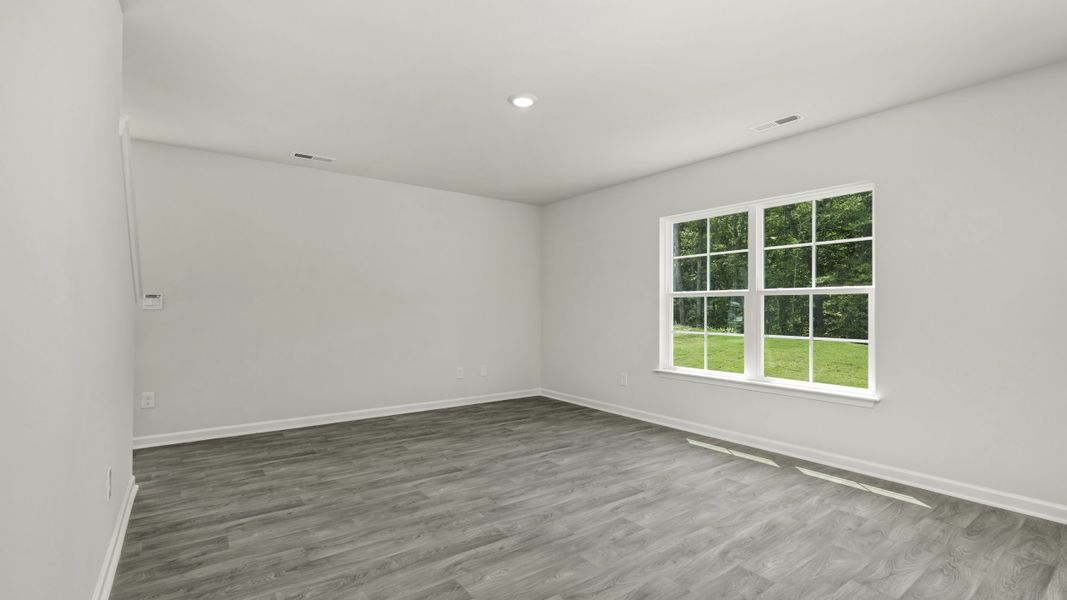 Spacious, unfurnished interior of a new home in Baymeade, Lexington (Image 13).