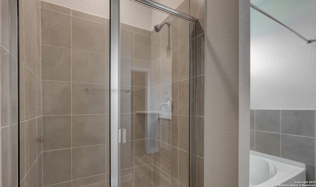 Furnished interior view inside a new home in Cinco Lakes, San Antonio (Image 6).