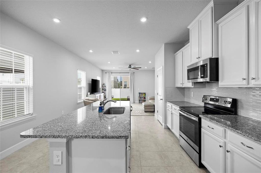 Furnished interior view inside a new home in , Lakewood Ranch (Image 14).