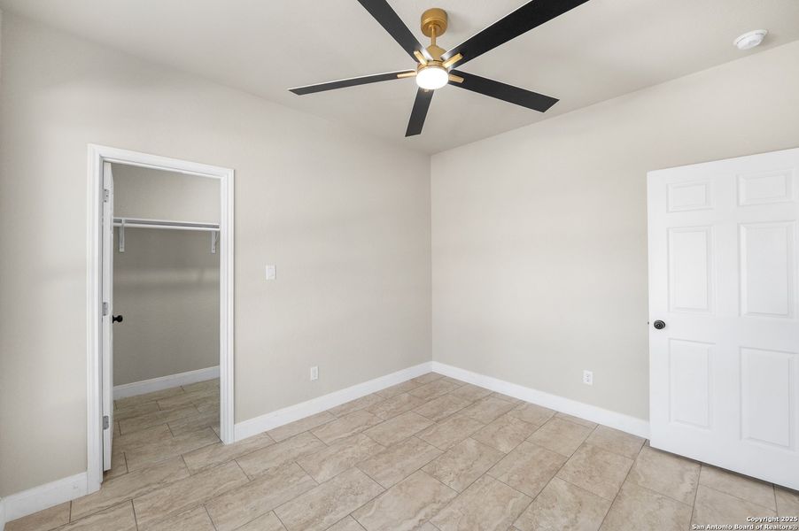 Spacious, unfurnished interior of a new home in , Elmendorf (Image 25).