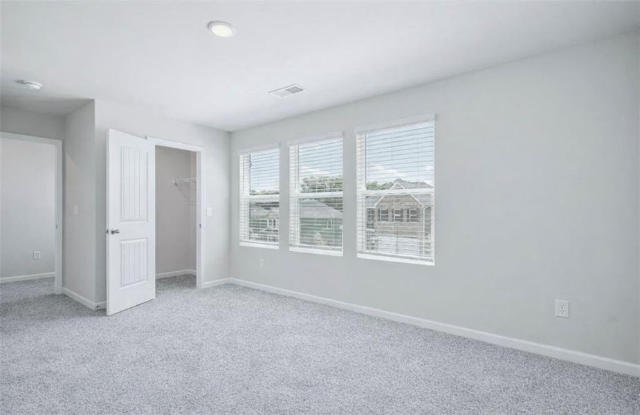 Spacious, unfurnished interior of a new home in , Covington (Image 24).