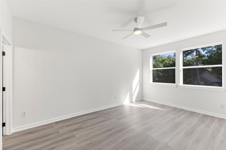 Spacious, unfurnished interior of a new home in , Conroe (Image 13).