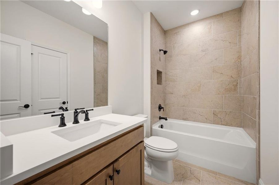 Furnished interior view inside a new home in Echols Farm, Hiram (Image 8). Furnished interior view inside a new home in Echols Farm, Hiram (Image 8).