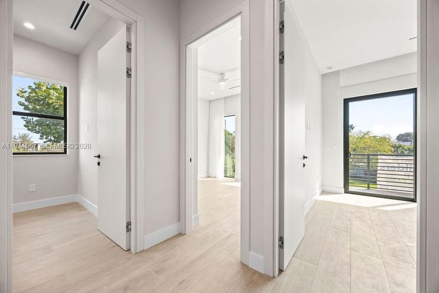 Spacious, unfurnished interior of a new home in , Fort Lauderdale (Image 40).