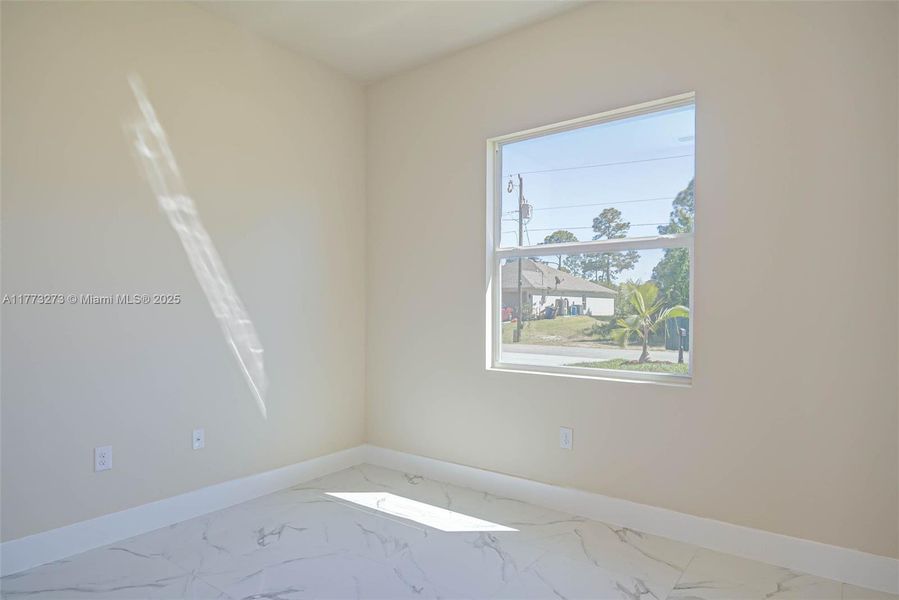 Spacious, unfurnished interior of a new home in , Lehigh Acres (Image 13).