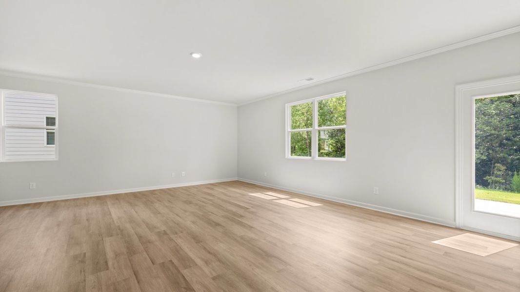Representative unfurnished interior of a home built from the Hanover by D.R. Horton in Northwoods at Mirror Lake, Villa Rica (Image 27).
