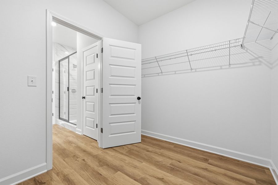 Spacious, unfurnished interior of a new home in Barton's Bend, Crestview (Image 31).