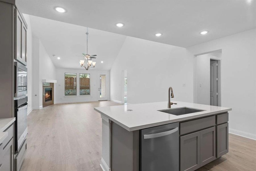 DAL_Dominion_Easton_343 Torch Lily Lane (13) DAL_Dominion_Easton_343 Torch Lily Lane (13)