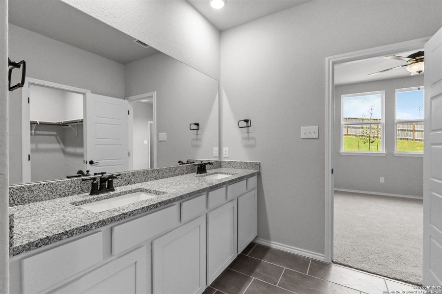 Furnished interior view inside a new home in Comanche Ridge, San Antonio (Image 35). Furnished interior view inside a new home in Comanche Ridge, San Antonio (Image 35).