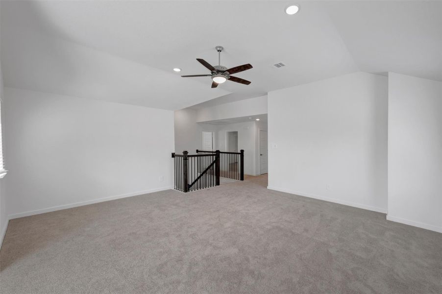 Spacious, unfurnished interior of a new home in Moran Ranch, Willis (Image 33).