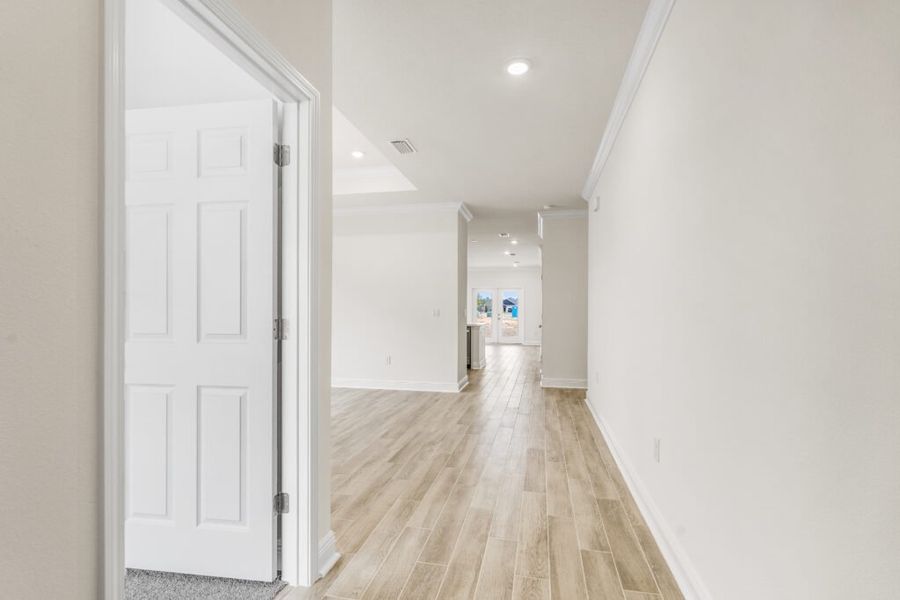 Spacious, unfurnished interior of a new home in Natureview, Freeport (Image 39).