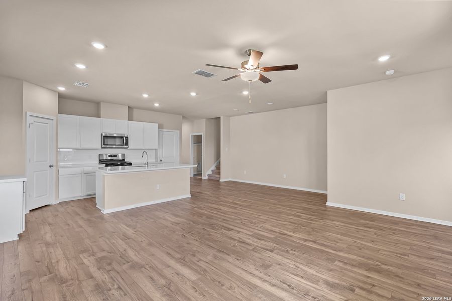 Spacious, unfurnished interior of a new home in Garden Grove, San Antonio (Image 20). Spacious, unfurnished interior of a new home in Garden Grove, San Antonio (Image 20).