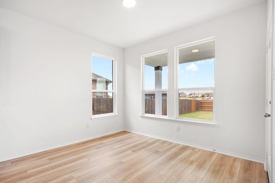 Spacious, unfurnished interior of a new home in Salerno - Hallmark Collection, Round Rock (Image 19).