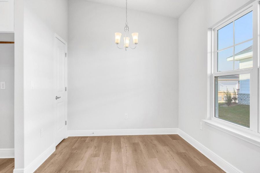 Spacious, unfurnished interior of a new home in The Bluffs at Lafayette, Freeport (Image 13).
