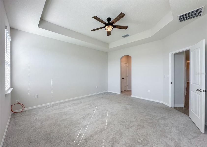 Spacious, unfurnished interior of a new home in , Winter Garden (Image 35).