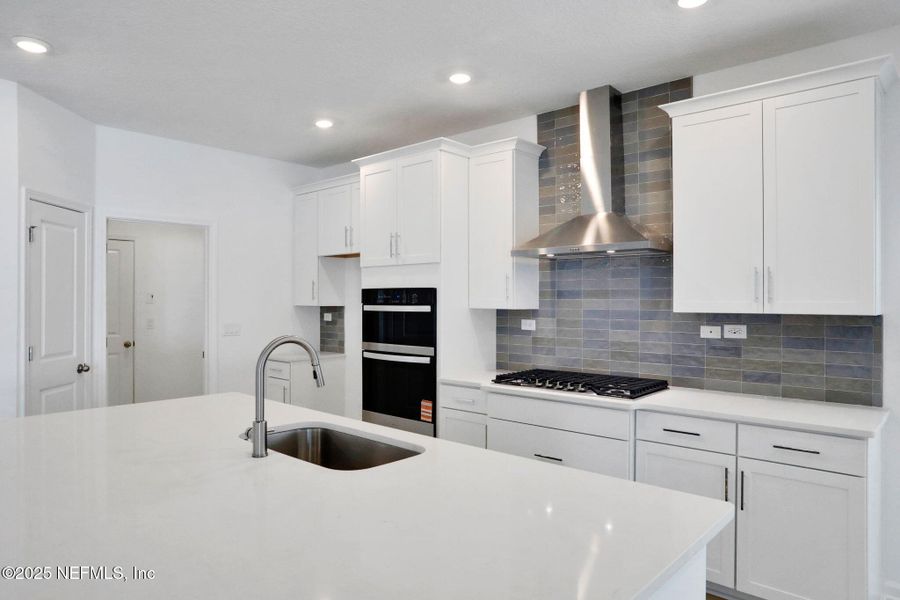 Furnished interior view inside a new home in Jennings Farm, Middleburg (Image 10).