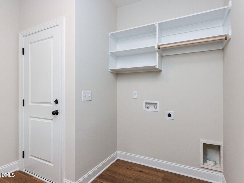 020-1280x960-laundry-room