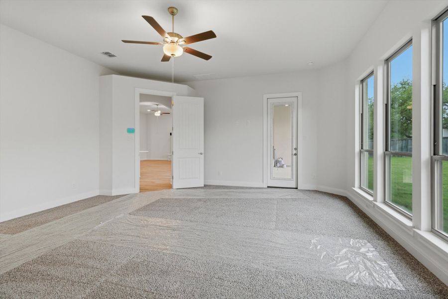 Spacious, unfurnished interior of a new home in Johnson Ranch, Bulverde (Image 29). Spacious, unfurnished interior of a new home in Johnson Ranch, Bulverde (Image 29).