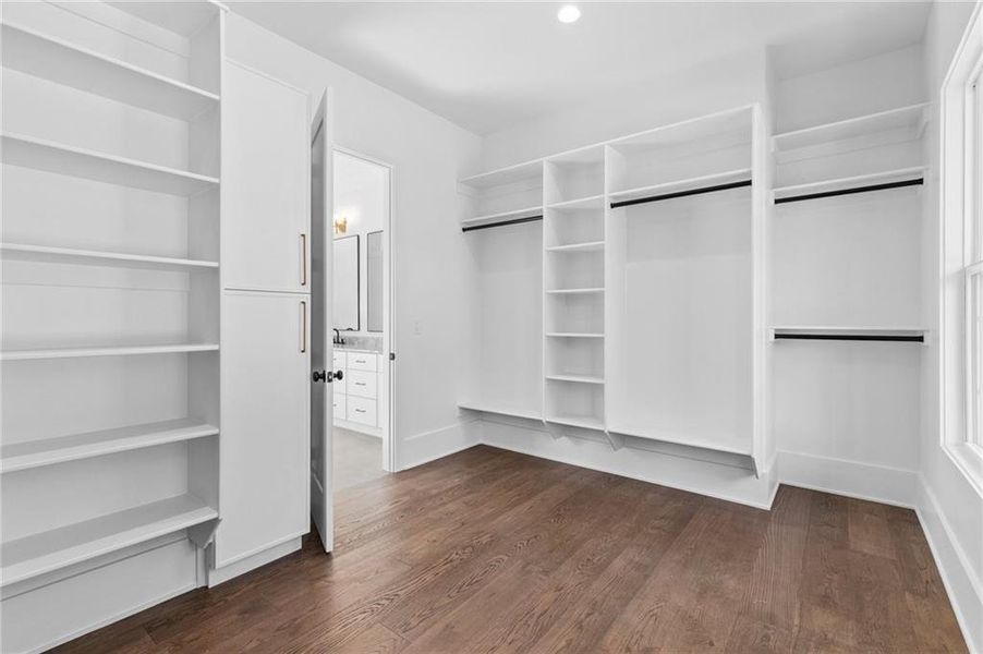 Spacious, unfurnished interior of a new home in , Lawrenceville (Image 42).