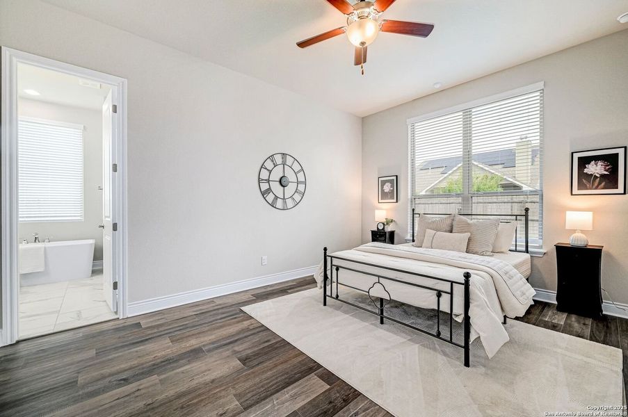 Furnished interior view inside a new home in Elkhorn Ridge At Fair Oaks Ranch: 65's, Boerne (Image 13). Furnished interior view inside a new home in Elkhorn Ridge At Fair Oaks Ranch: 65's, Boerne (Image 13).