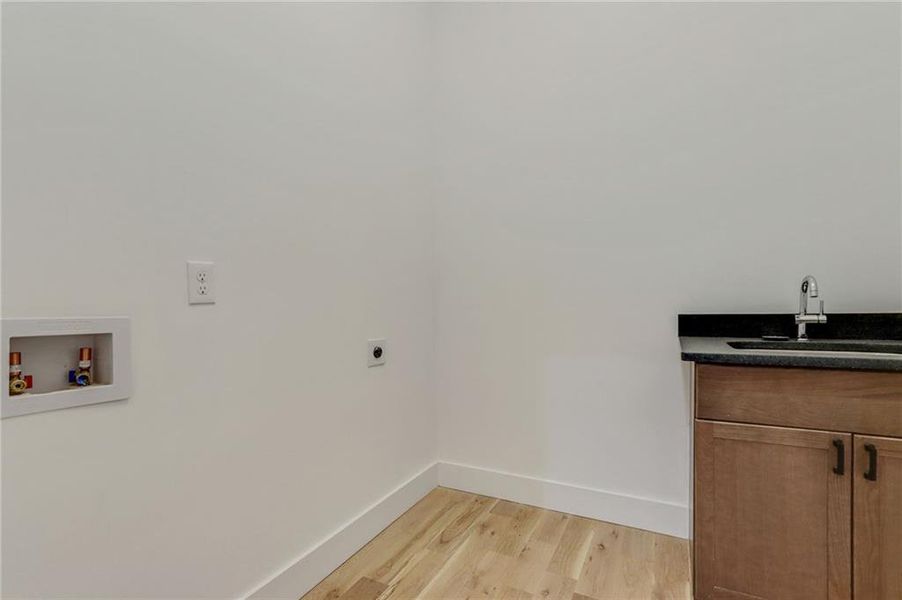 Spacious, unfurnished interior of a new home in , Waleska (Image 24).