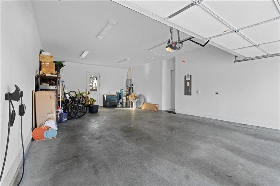 Spacious, unfurnished interior of a new home in , Marietta (Image 25).