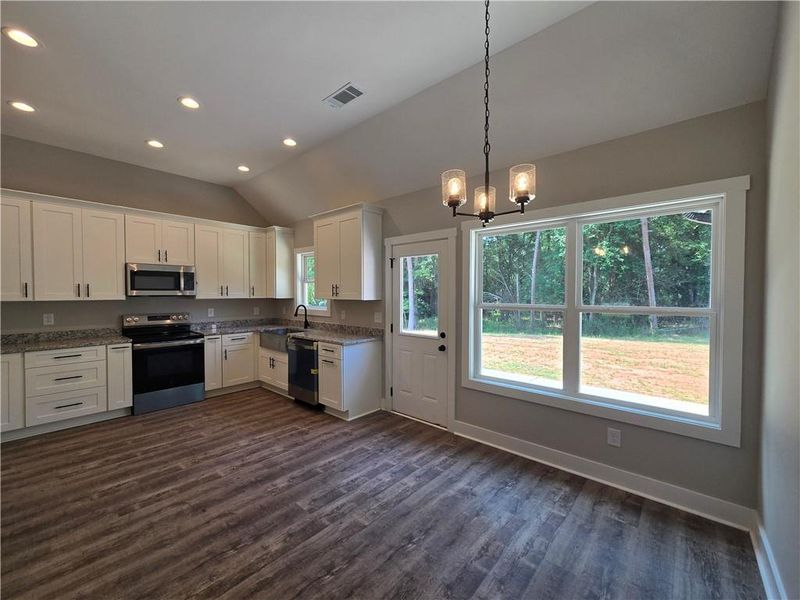 Spacious, unfurnished interior of a new home in , Hartwell (Image 16).