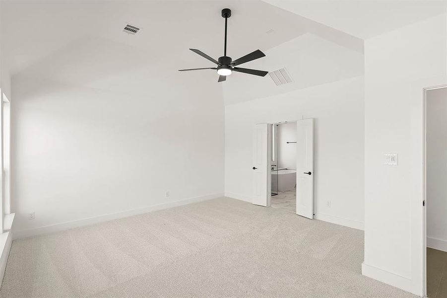 Spacious, unfurnished interior of a new home in Trails at Cottonwood Creek, Rowlett (Image 25).