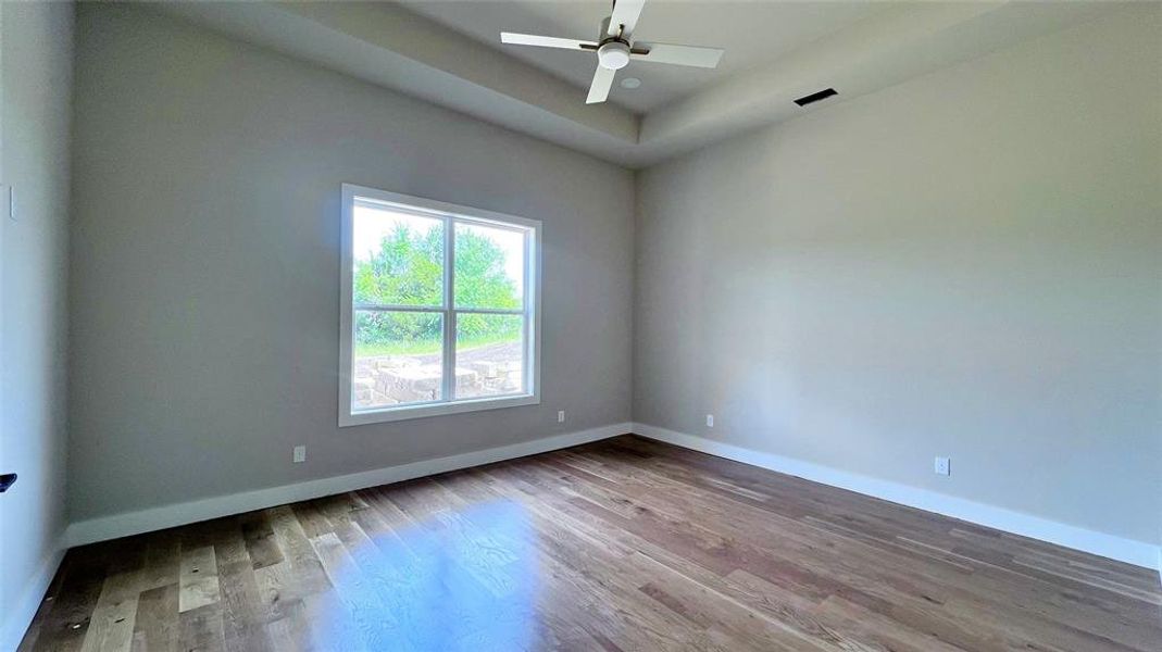 Spacious, unfurnished interior of a new home in , Weston (Image 9).