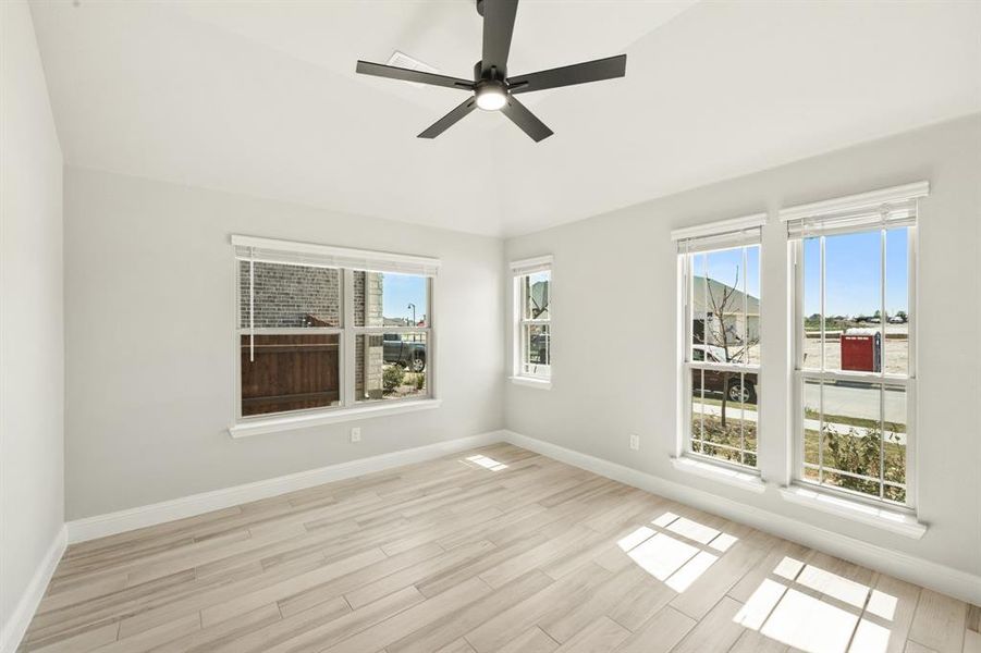 Spacious, unfurnished interior of a new home in The Retreat at North Grove 60, Waxahachie (Image 21).