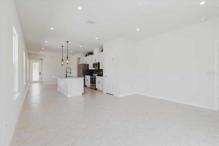 Spacious, unfurnished interior of a new home in Conner Crossing, Spring Hill (Image 21).