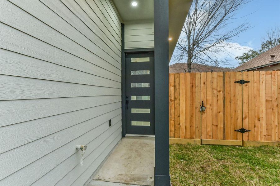 Exterior details and patio area of a home in , Houston (Image 4).