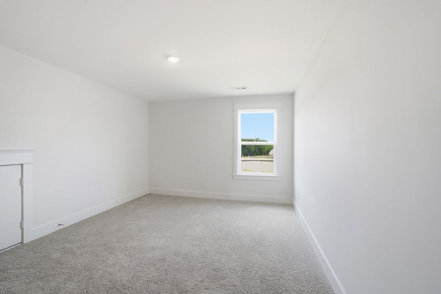 Spacious, unfurnished interior of a new home in Aden Woods, Fairview (Image 63).