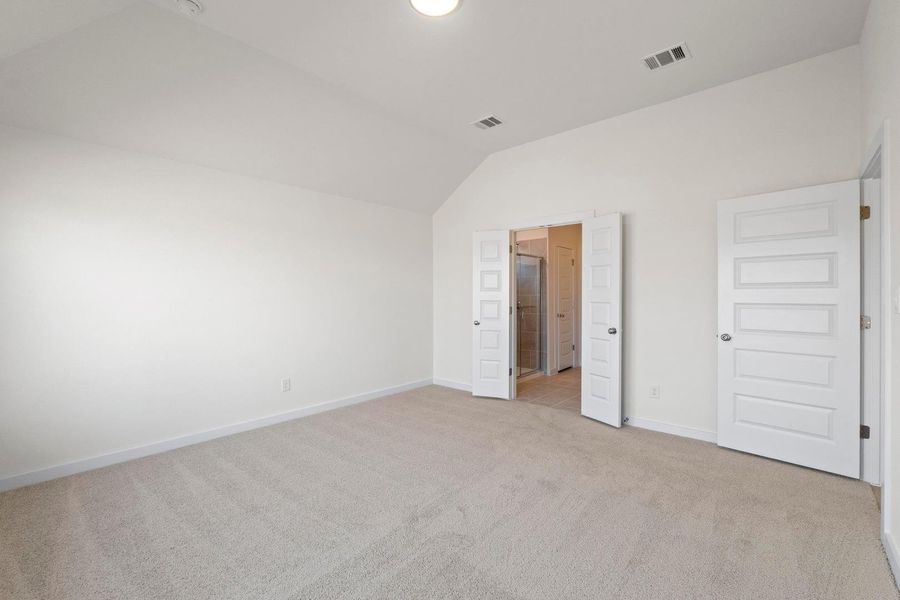 Spacious, unfurnished interior of a new home in Prairie Winds, Hutto (Image 17).