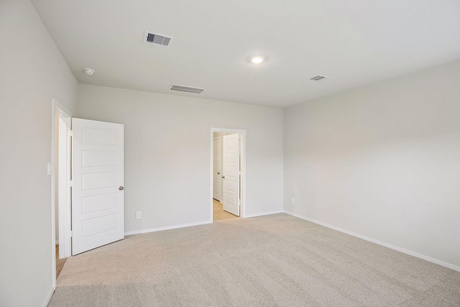Spacious, unfurnished interior of a new home in Landing Meadows - Premier Series, New Caney (Image 27).