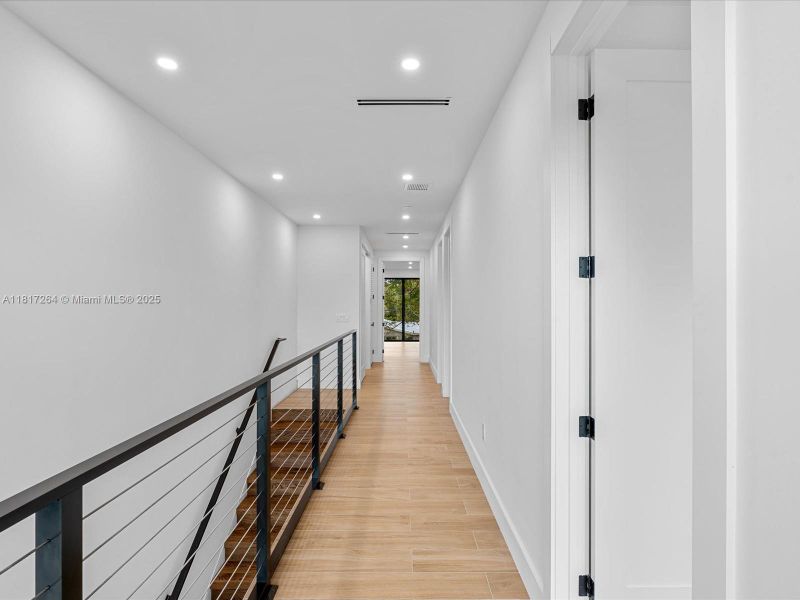 Spacious, unfurnished interior of a new home in , Miami (Image 24).