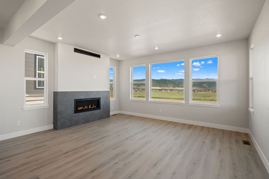 Spacious, unfurnished interior of a new home in Trumark Homes at Sterling Ranch, Littleton (Image 20).