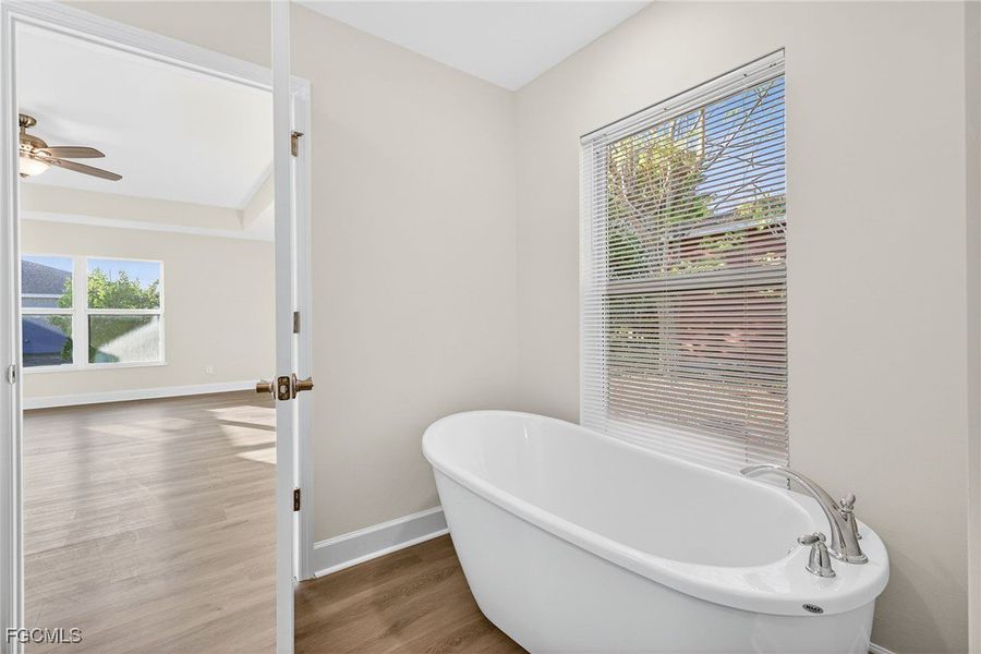 Furnished interior view inside a new home in Cape Coral, Cape Coral (Image 13).