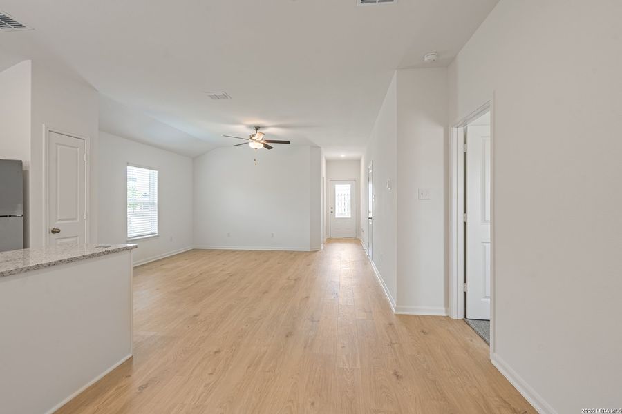 Spacious, unfurnished interior of a new home in Luckey Ranch, San Antonio (Image 13).