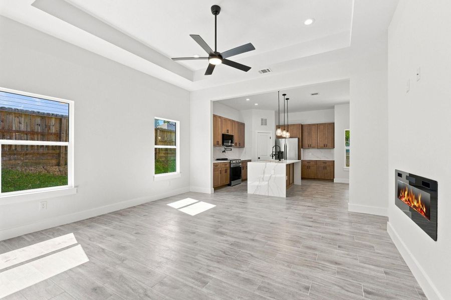 Effortlessly transitions into the main living spaces, keeping the chef connected to family and guests.