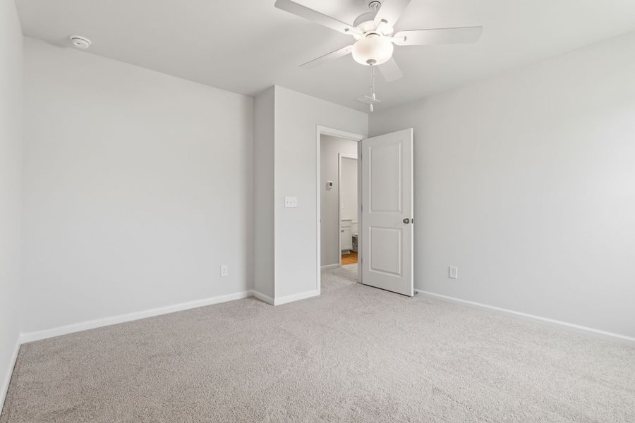 Spacious, unfurnished interior of a new home in Piper Creek, Newton (Image 36).
