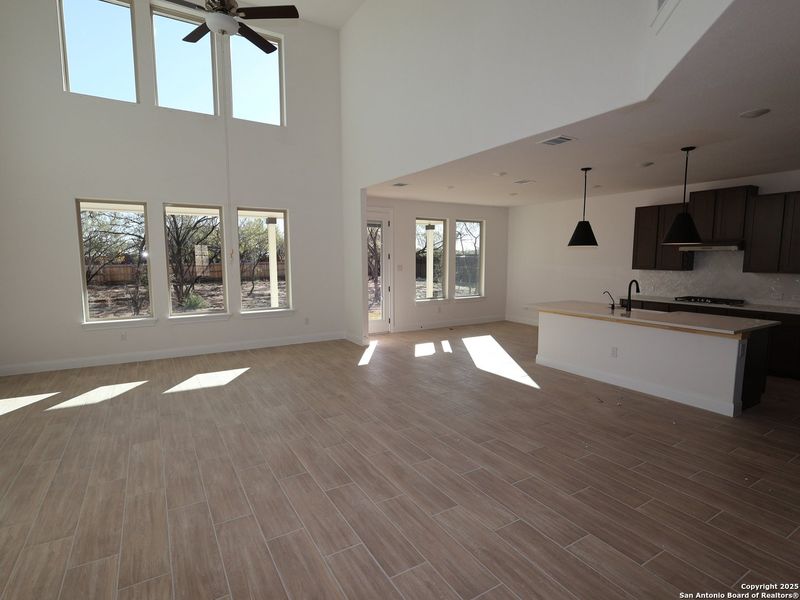 Spacious, unfurnished interior of a new home in Everly Estates, San Antonio (Image 16).