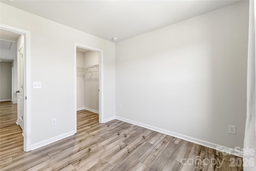 Spacious, unfurnished interior of a new home in Elizabeth, Fort Mill (Image 21).