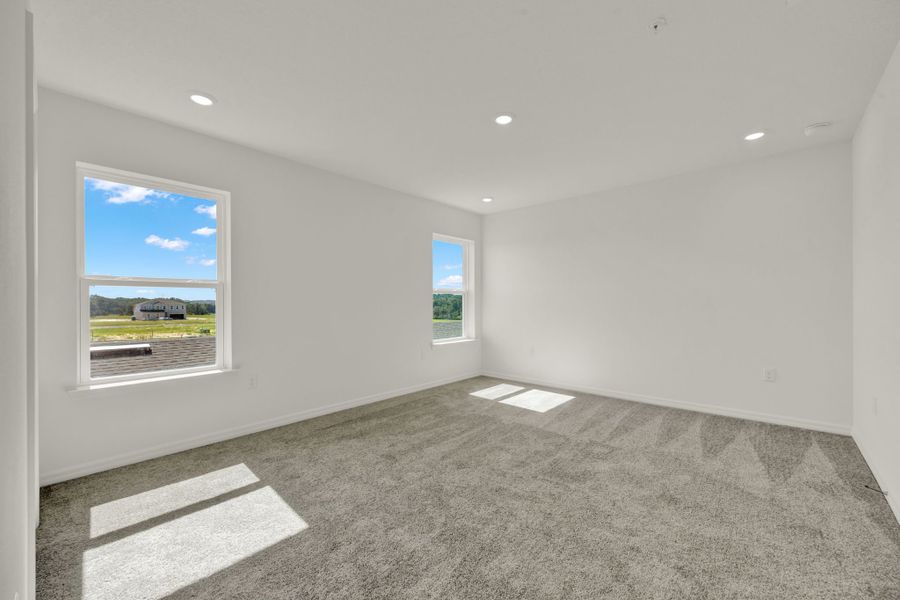 Spacious, unfurnished interior of a new home in Eden Crest, Apopka (Image 21).
