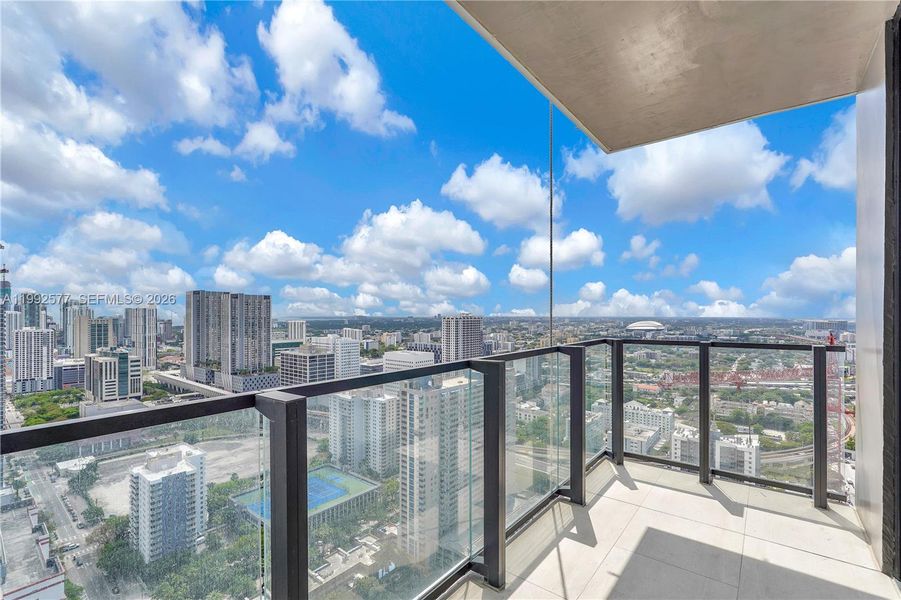 Condo located in Miami, FL showcasing its design and architecture (Image 20).