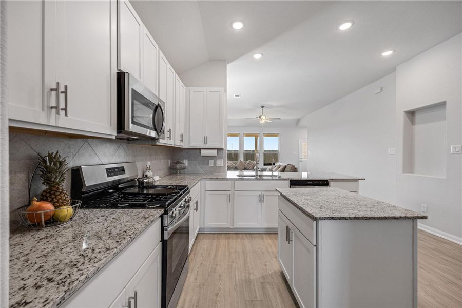 Furnished interior view inside a new home in , Texas City (Image 13).
